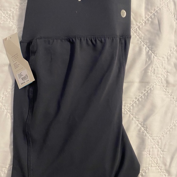 NWT Women’s grey Active Livi Leggings - Picture 2 of 3